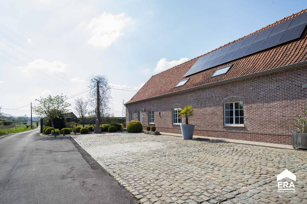 Huis te  koop in Geluwe 8940 0.00€ 4 slaapkamers 326.00m² - Zoekertje 453901