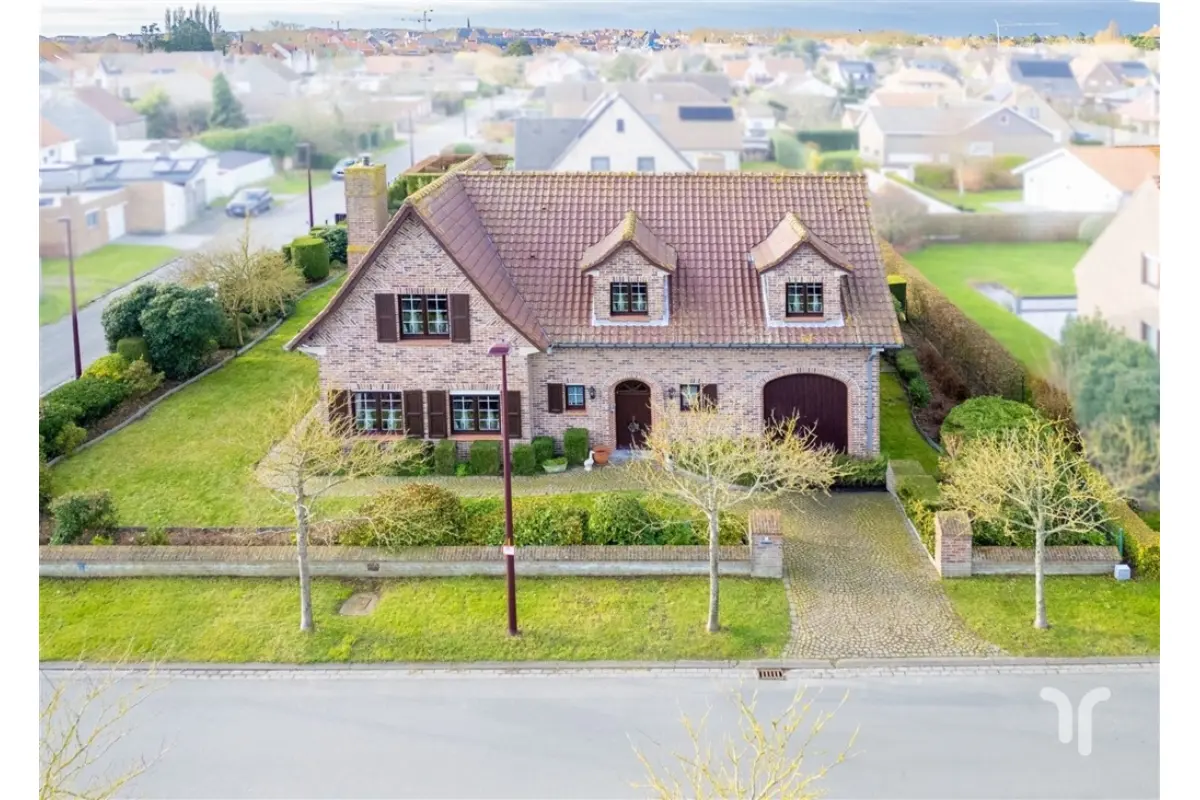 Villa te  koop in Vlissegem 8421 500000.00€ 4 slaapkamers 248.00m² - Zoekertje 455180