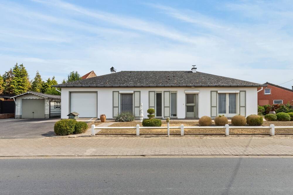 Huis te  koop in Oostkamp 8020 298800.00€ 2 slaapkamers 140.00m² - Zoekertje 454717
