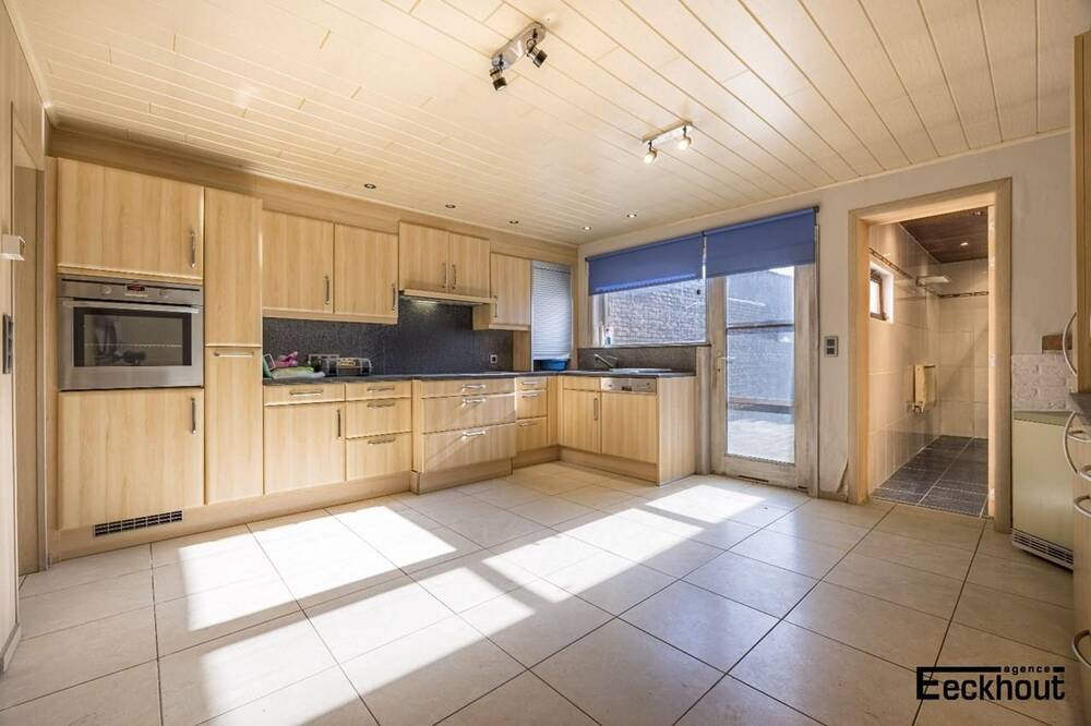 Huis te  koop in Oostende 8400 229000.00€ 3 slaapkamers 146.00m² - Zoekertje 454745