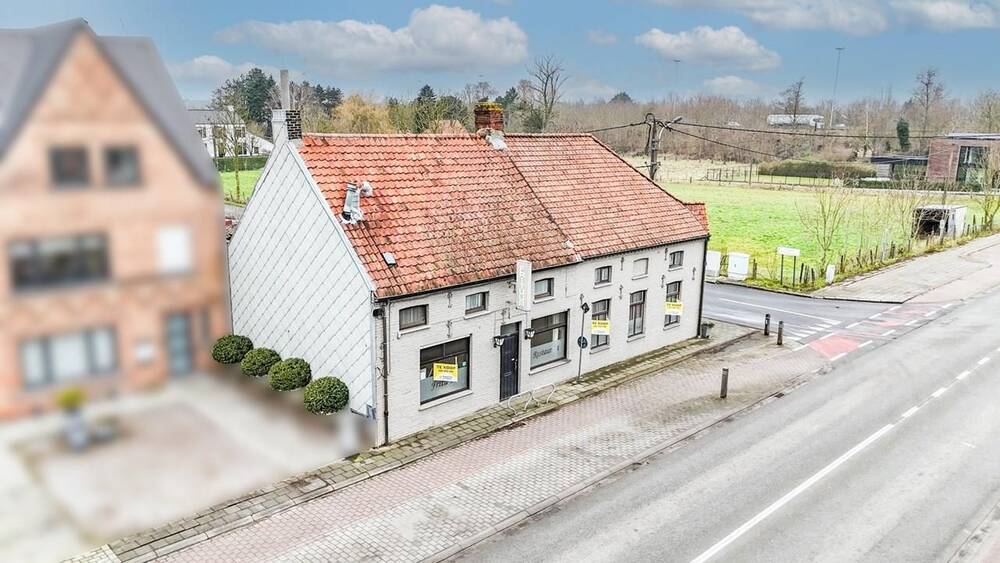 Huis te  koop in Oostkamp 8020 455000.00€ 6 slaapkamers 349.00m² - Zoekertje 454397