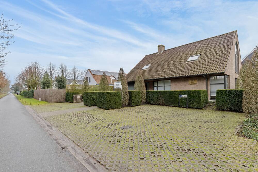 Huis te koop in Sint-Michiels 8200 498800.00€ 4 slaapkamers 308.00m² - Zoekertje 454112