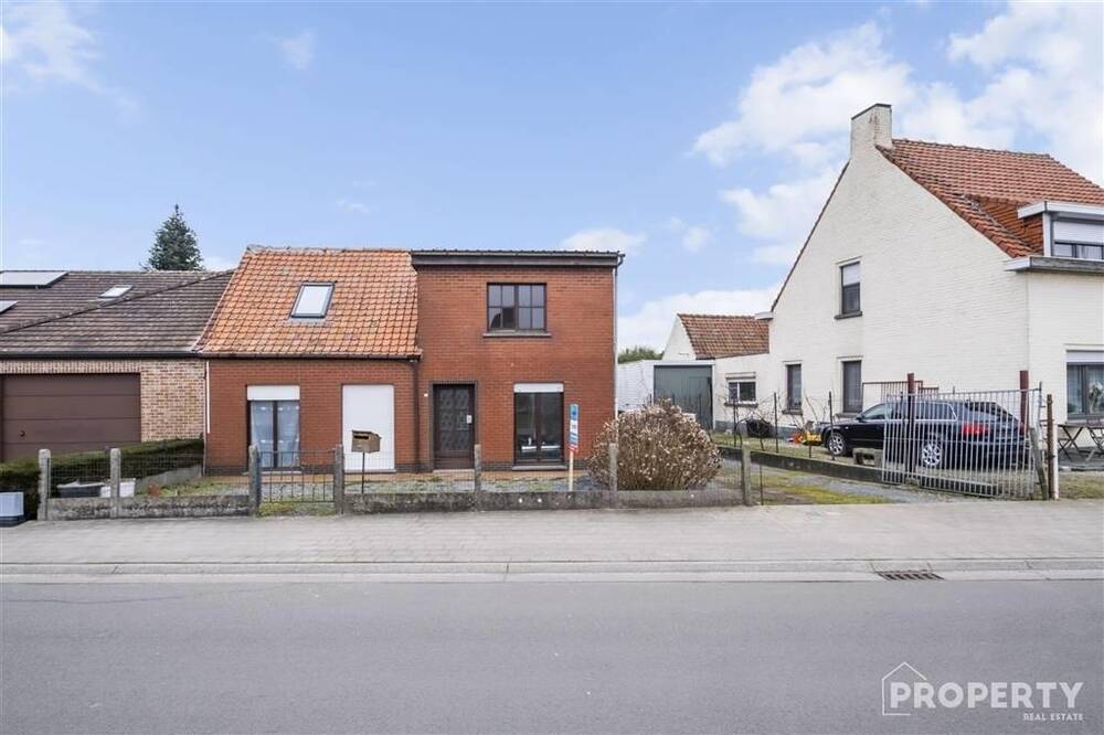 Huis te  koop in Oostrozebeke 8780 259900.00€ 4 slaapkamers 144.00m² - Zoekertje 455153