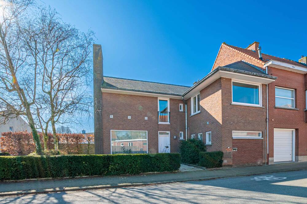 Huis te  koop in Moorsele 8560 329000.00€ 4 slaapkamers 227.00m² - Zoekertje 455128
