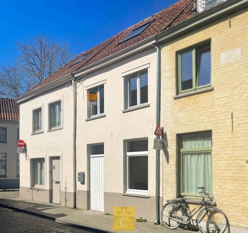 Huis te  huur in Brugge 8000 850.00€  slaapkamers m² - Zoekertje 456556
