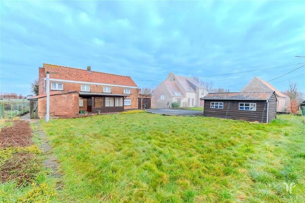Huis te  koop in Ichtegem 8480 149000.00€ 3 slaapkamers m² - Zoekertje 456757