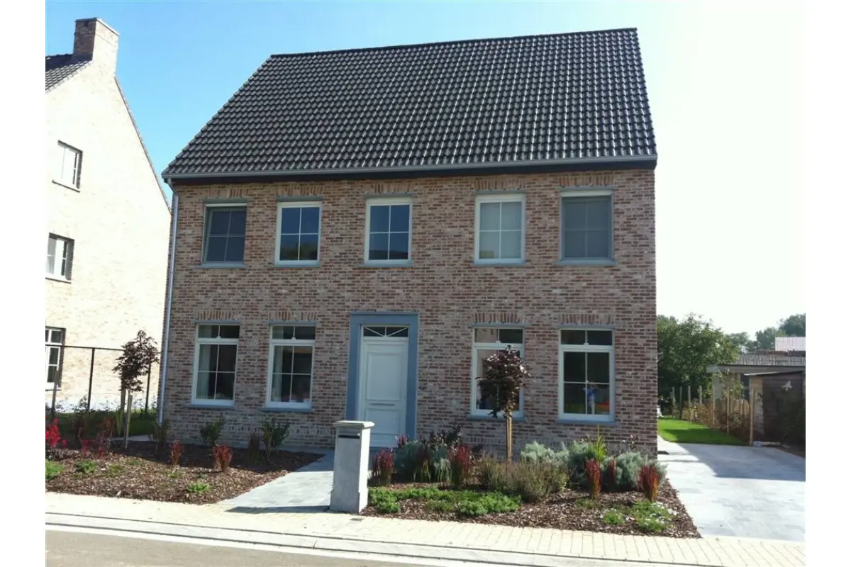 Huis te  koop in Outrijve 8582 599971.00€ 3 slaapkamers 144.00m² - Zoekertje 456336