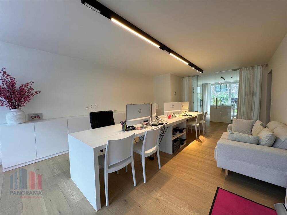 Handelszaak te huur in Roeselare 8800 1025.00€ slaapkamers 98.00m² - Zoekertje 456589