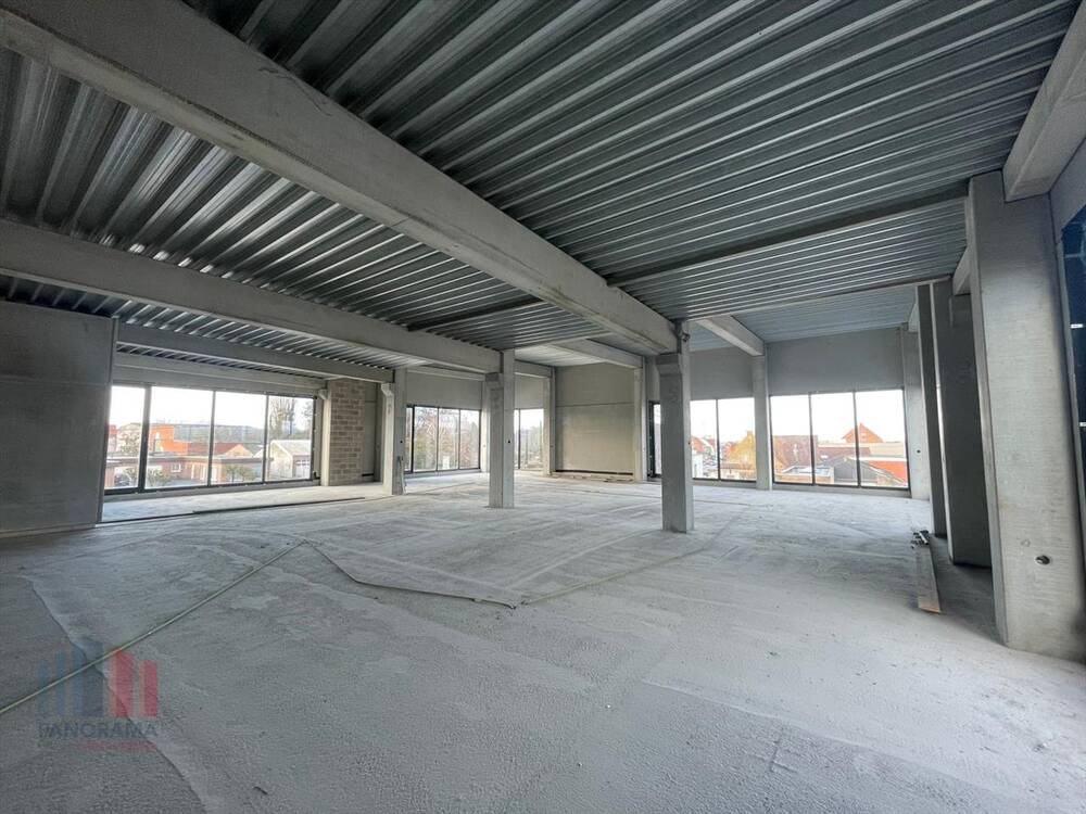 Handelszaak te koop in Hooglede 8830 580000.00€ slaapkamers 325.00m² - Zoekertje 456878