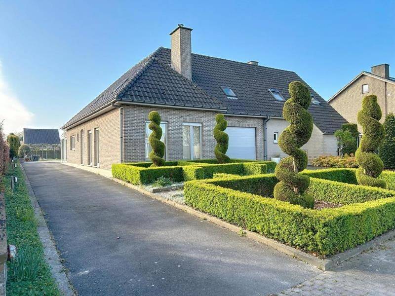 Huis te  koop in Anzegem 8570 399500.00€ 3 slaapkamers 318.00m² - Zoekertje 458022