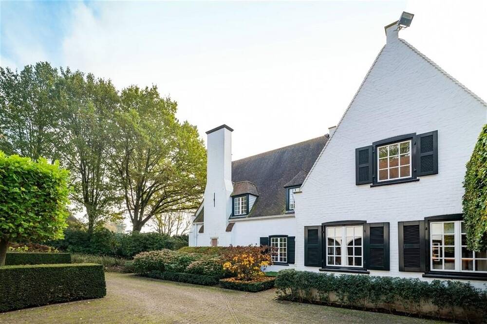 Villa te koop in Kortrijk 8500 0.00€ 4 slaapkamers 394.00m² - Zoekertje 458079