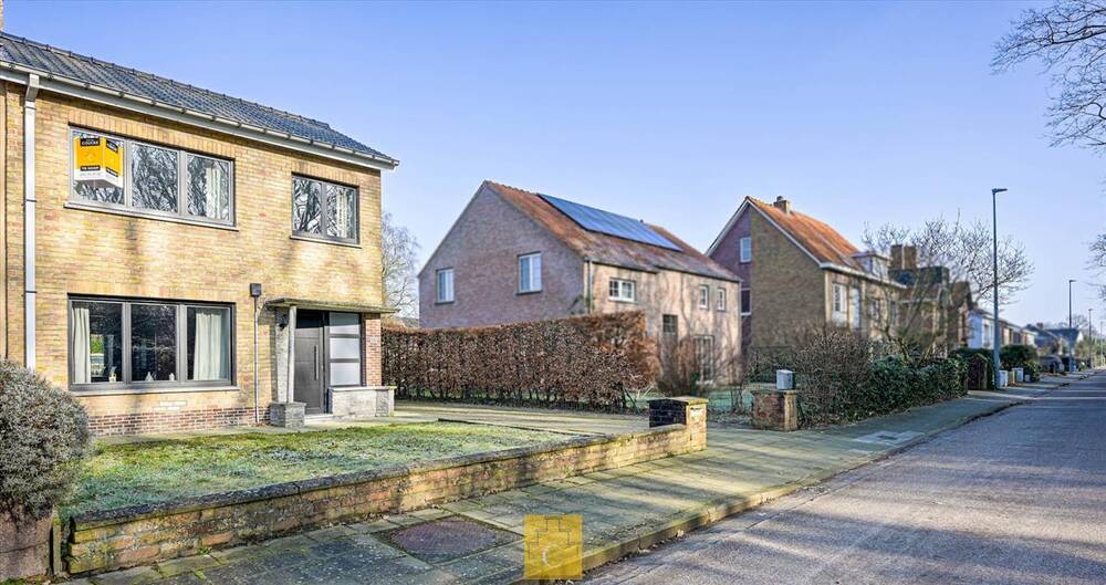 Huis te koop in Sint-Michiels 8200 349000.00€ 3 slaapkamers m² - Zoekertje 457778