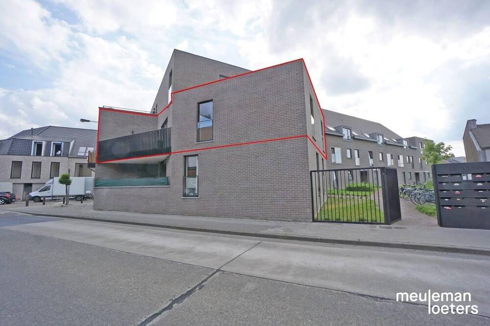 Appartement te  huur in Oostkamp 8020 910.00€ 3 slaapkamers m² - Zoekertje 459425