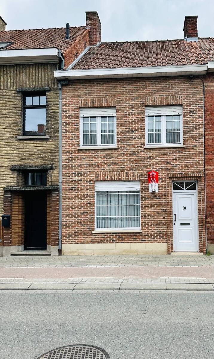 Huis te  koop in Roeselare 8800 249000.00€ 3 slaapkamers 160.00m² - Zoekertje 458598