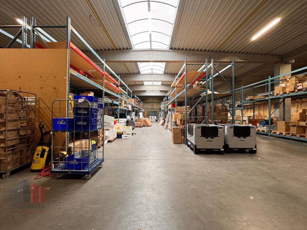 Handelszaak te  huur in Oostkamp 8020 4467.00€  slaapkamers 1072.00m² - Zoekertje 458988