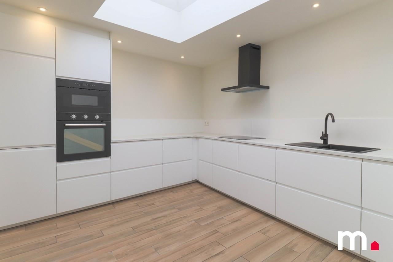 Huis te koop in Kortrijk 8500 335000.00€ 4 slaapkamers 186.00m² - Zoekertje 458579