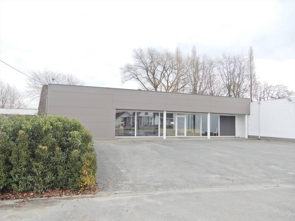 Handelszaak te huur in Ingelmunster 8770 1850.00€ slaapkamers m² - Zoekertje 459028