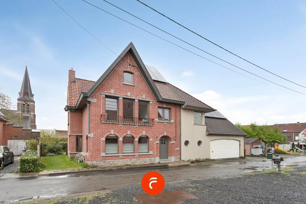 Huis te  koop in Deerlijk 8540 370000.00€ 6 slaapkamers 314.00m² - Zoekertje 459201