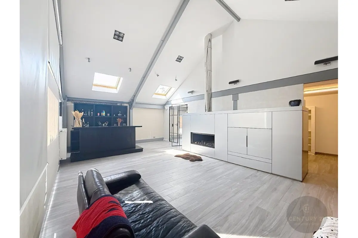 Handelszaak te  koop in Knokke-Heist 8300 695000.00€  slaapkamers m² - Zoekertje 459939