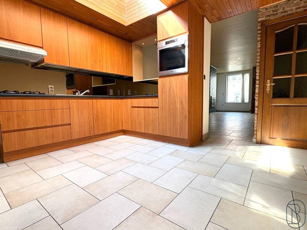 Huis te koop in Kortrijk 8500 198000.00€ 2 slaapkamers 120.00m² - Zoekertje 459490