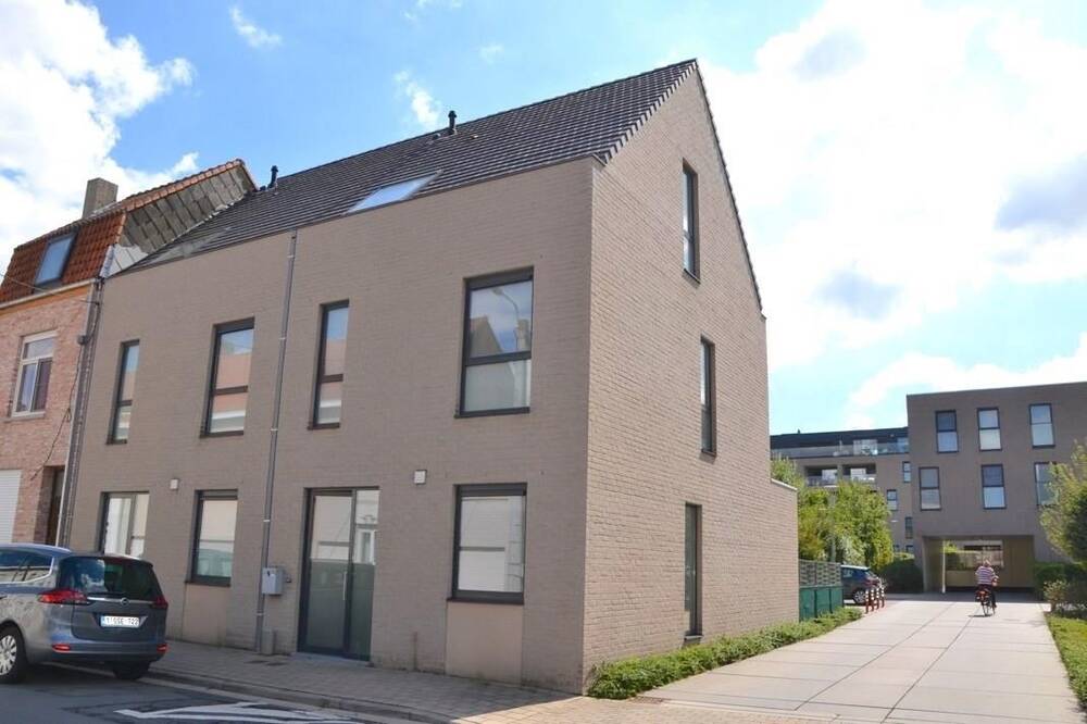 Huis te koop in Kortrijk 8500 325000.00€ 4 slaapkamers 145.00m² - Zoekertje 459858