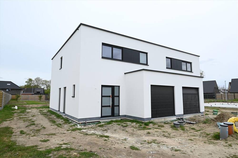 Huis te  koop in Eernegem 8480 332000.00€ 3 slaapkamers m² - Zoekertje 459926