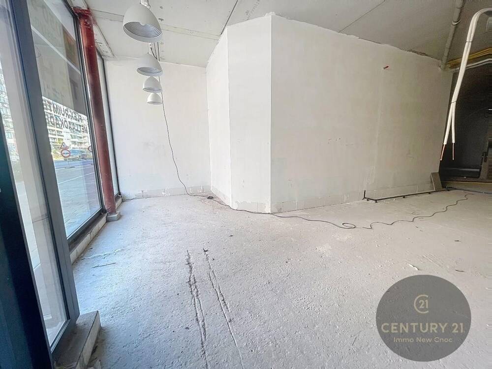 Handelszaak te  huur in Heist-aan-Zee 8301 1950.00€  slaapkamers m² - Zoekertje 459900