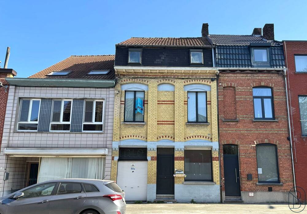 Huis te koop in Kortrijk 8500 178000.00€ 5 slaapkamers 230.00m² - Zoekertje 460093