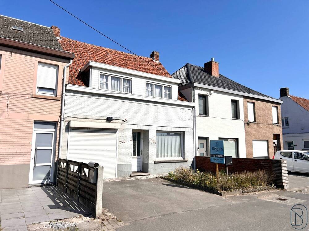 Huis te  koop in Oostrozebeke 8780 140000.00€ 3 slaapkamers 150.00m² - Zoekertje 462136