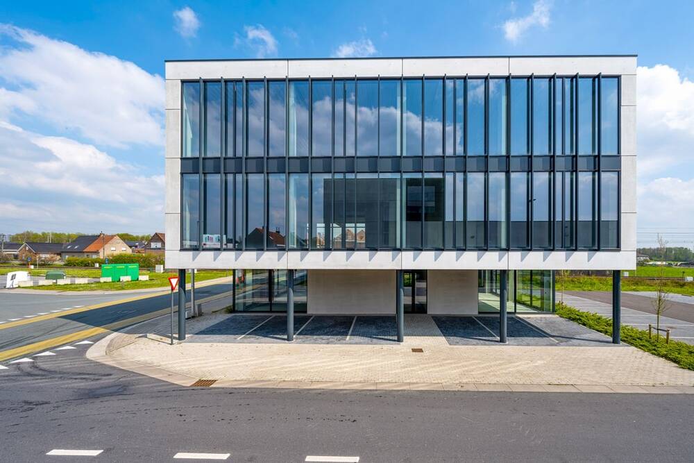 Handelszaak te koop in Lendelede 8860 481653.00€ slaapkamers 309.00m² - Zoekertje 460272