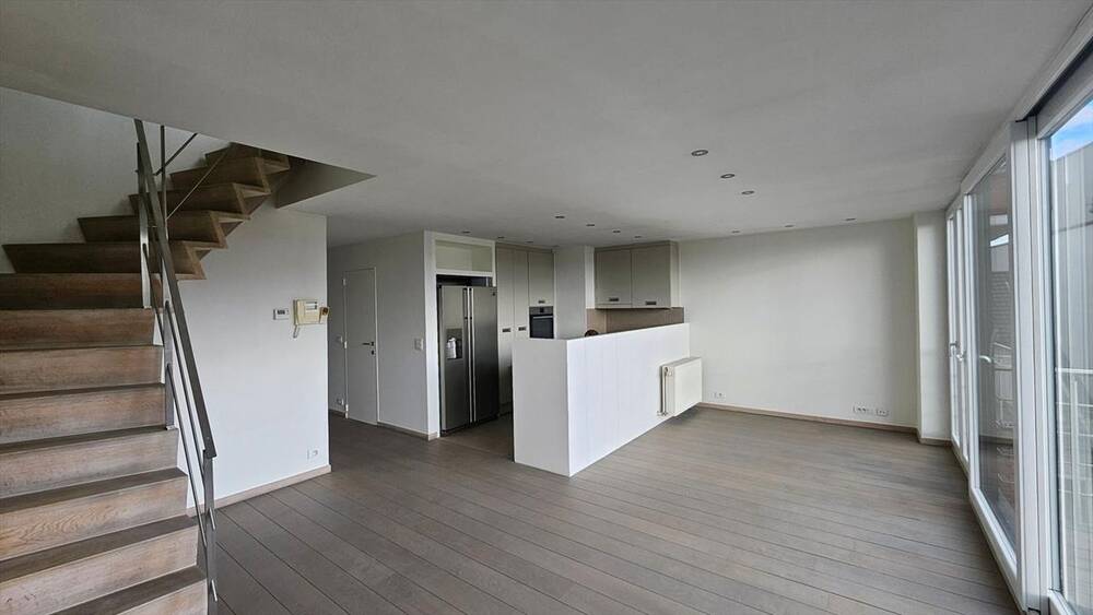Appartement te huur in Kortrijk 8500 1100.00€ 2 slaapkamers 143.00m² - Zoekertje 462644