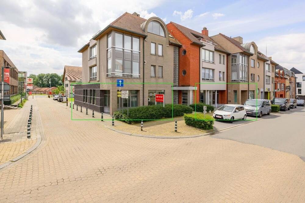 Handelszaak te koop in Pittem 8740 420000.00€ slaapkamers m² - Zoekertje 462375