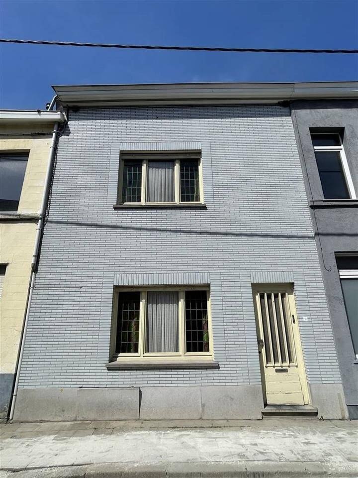 Huis te in Kortrijk 8500 110000.00€ 2 slaapkamers 132.00m² - Zoekertje 463504