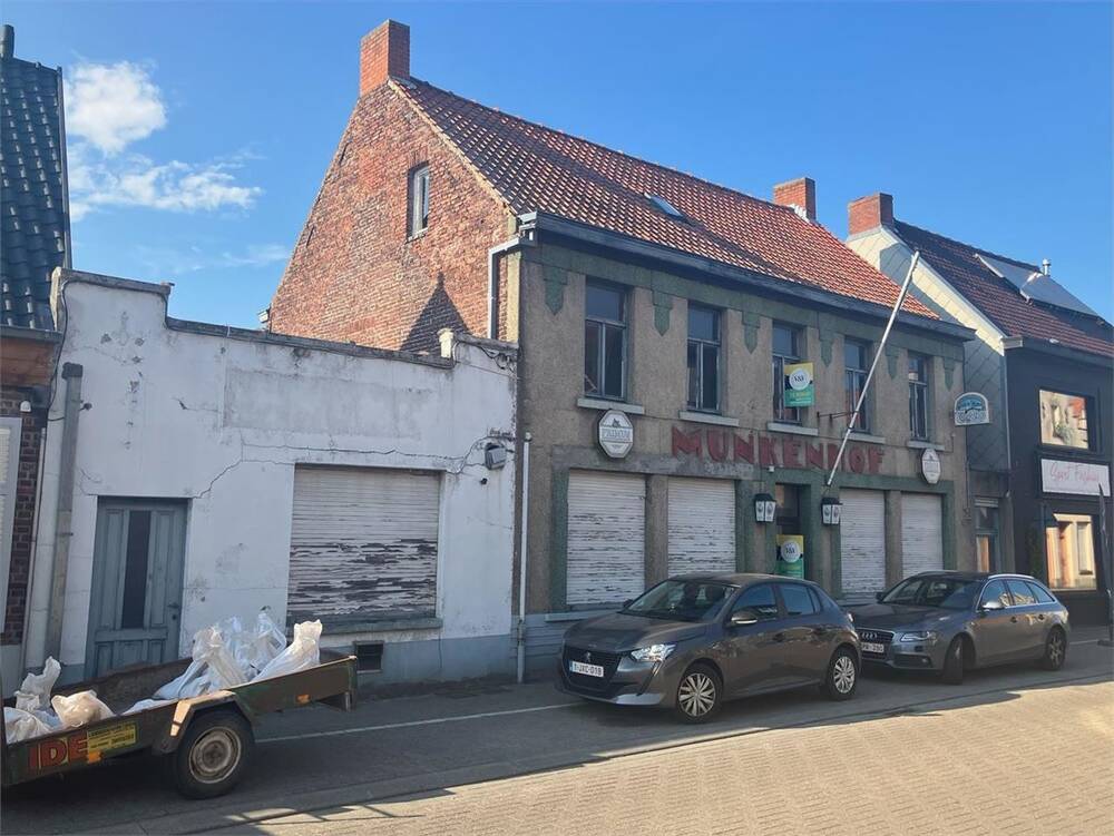 Handelszaak te  koop in Ruddervoorde 8020 299000.00€  slaapkamers m² - Zoekertje 463049