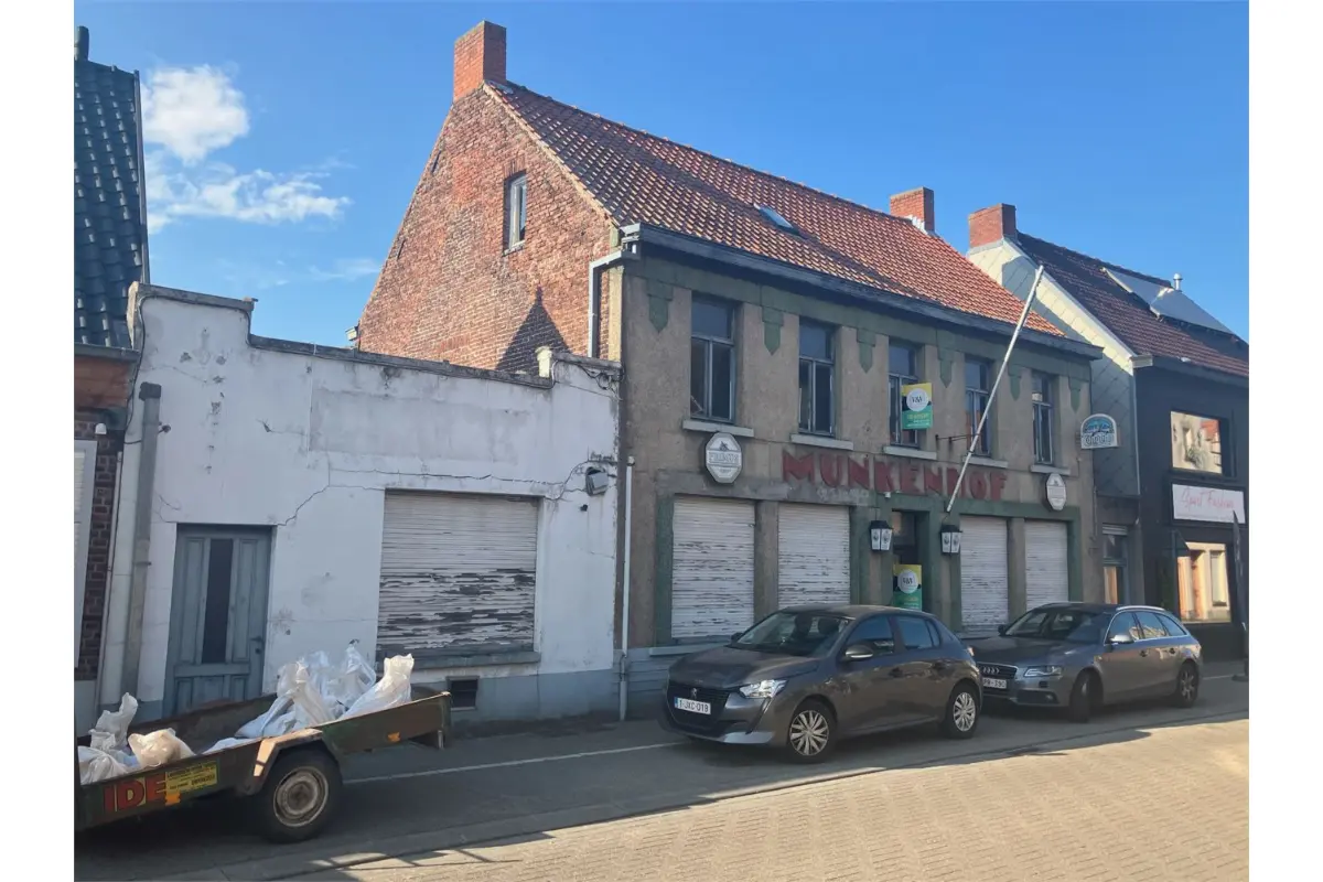 Handelszaak te  koop in Ruddervoorde 8020 299000.00€  slaapkamers m² - Zoekertje 463049