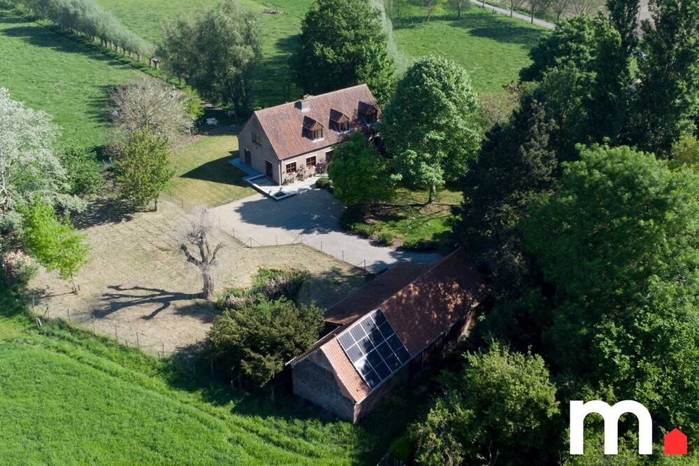 Huis te koop in Aarsele 8700 975000.00€ 5 slaapkamers 247.00m² - Zoekertje 469105