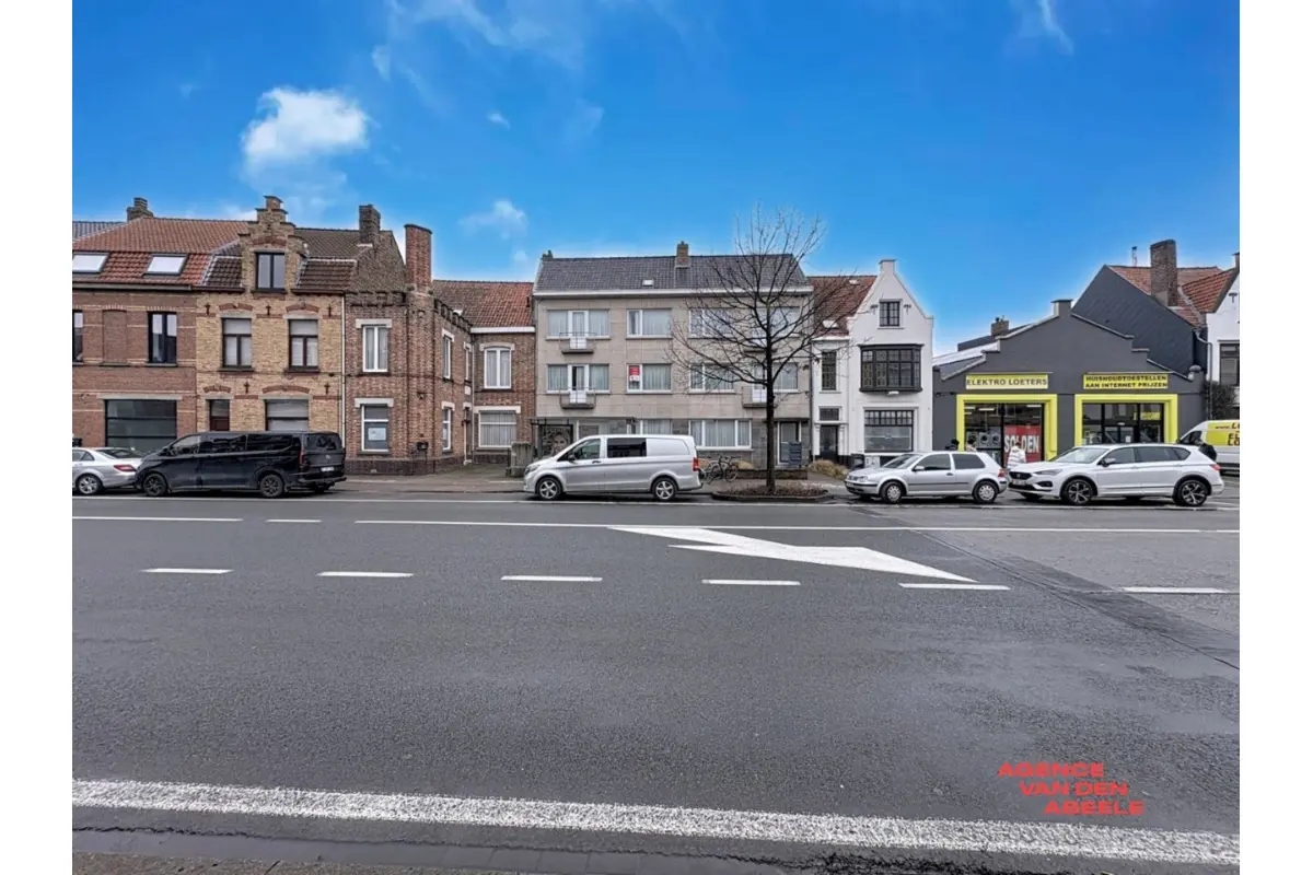 Appartement te  huur in Brugge 8000 975.00€ 3 slaapkamers 117.00m² - Zoekertje 468848