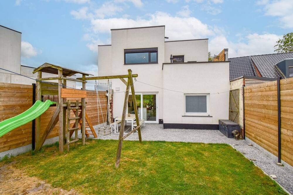 Huis te koop in Koekelare 8680 299000.00€ 3 slaapkamers m² - Zoekertje 469611