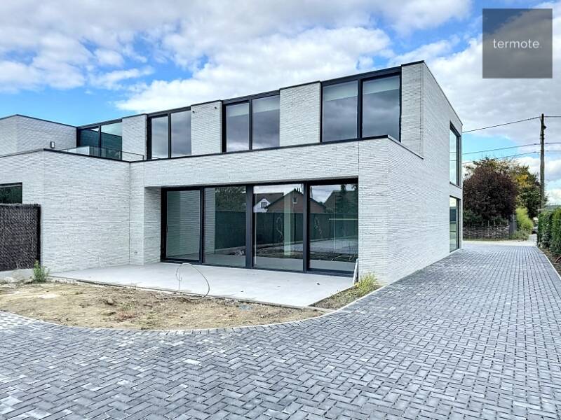 Handelszaak te huur in Waregem 8790 2900.00€ slaapkamers 200.00m² - Zoekertje 470421