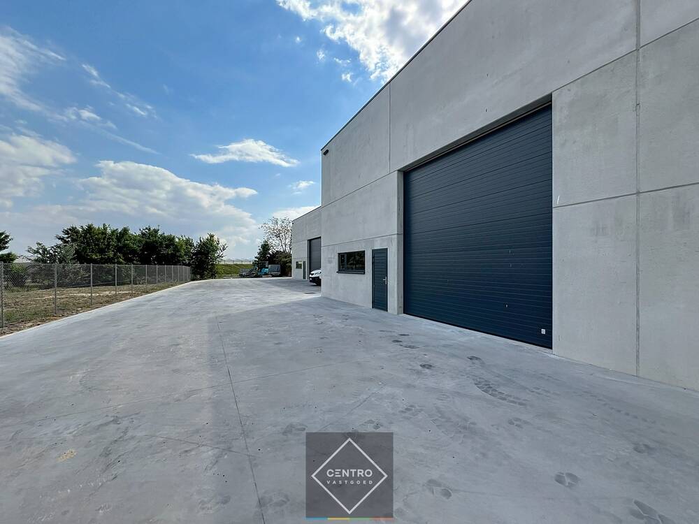 Handelszaak te koop in Oostnieuwkerke 8840 291600.00€ slaapkamers 216.00m² - Zoekertje 470392