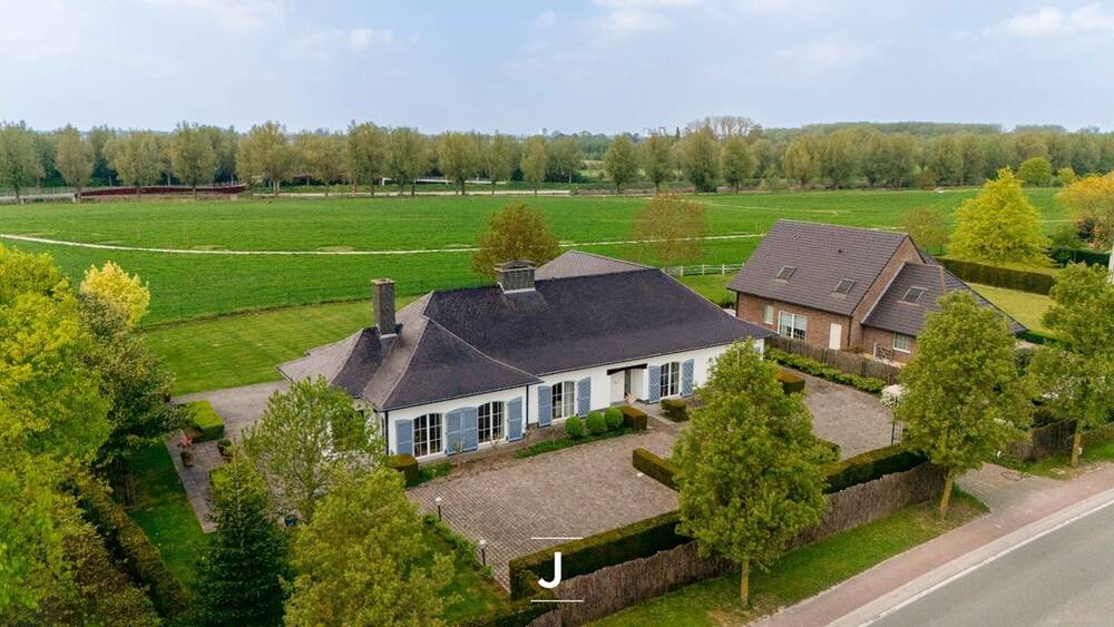 Huis te koop in Beveren 8791 0.00€ 4 slaapkamers 425.00m² - Zoekertje 471697