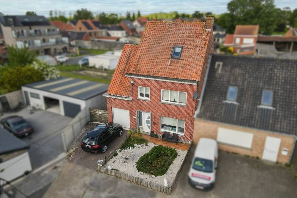 Huis te koop in Eernegem 8480 299000.00€ 4 slaapkamers m² - Zoekertje 472324