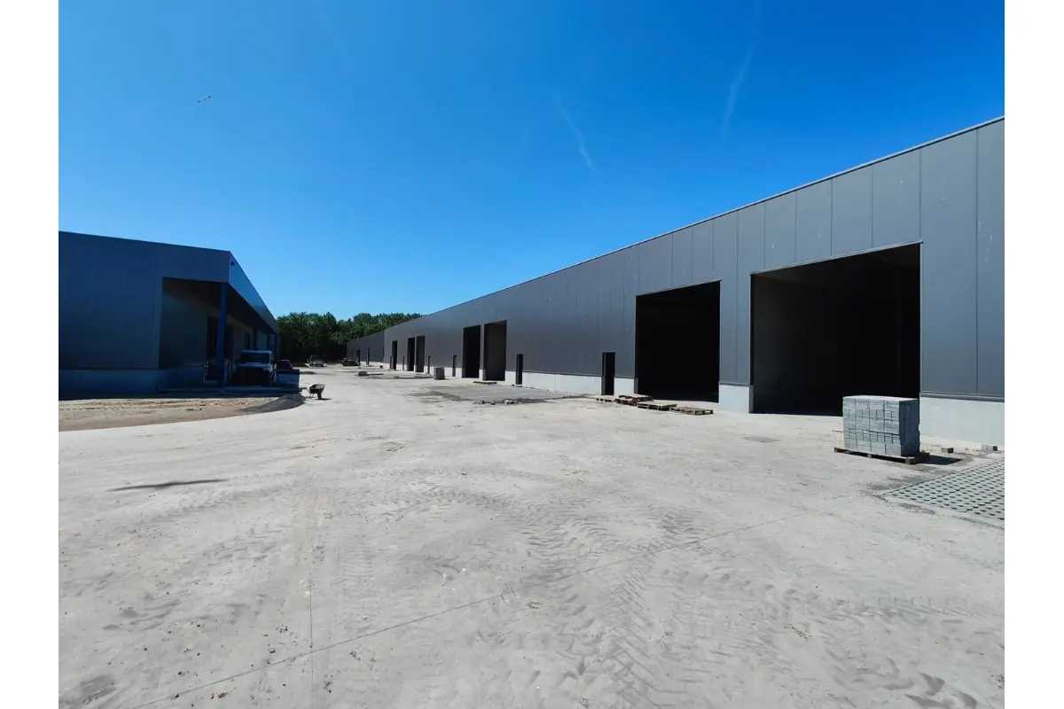 Handelszaak te  huur in Brugge 8000 1396.00€  slaapkamers 227.00m² - Zoekertje 473213