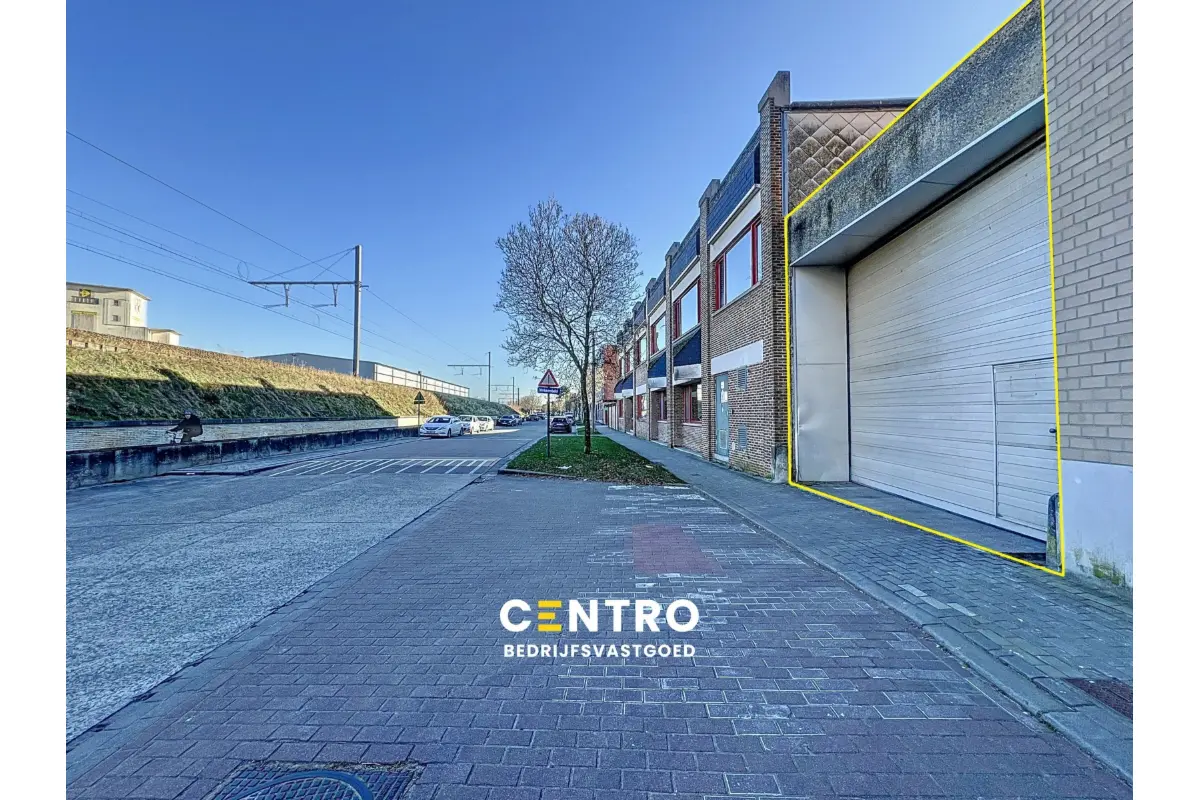 Handelszaak te  huur in Roeselare 8800 0.00€  slaapkamers 1961.00m² - Zoekertje 472329