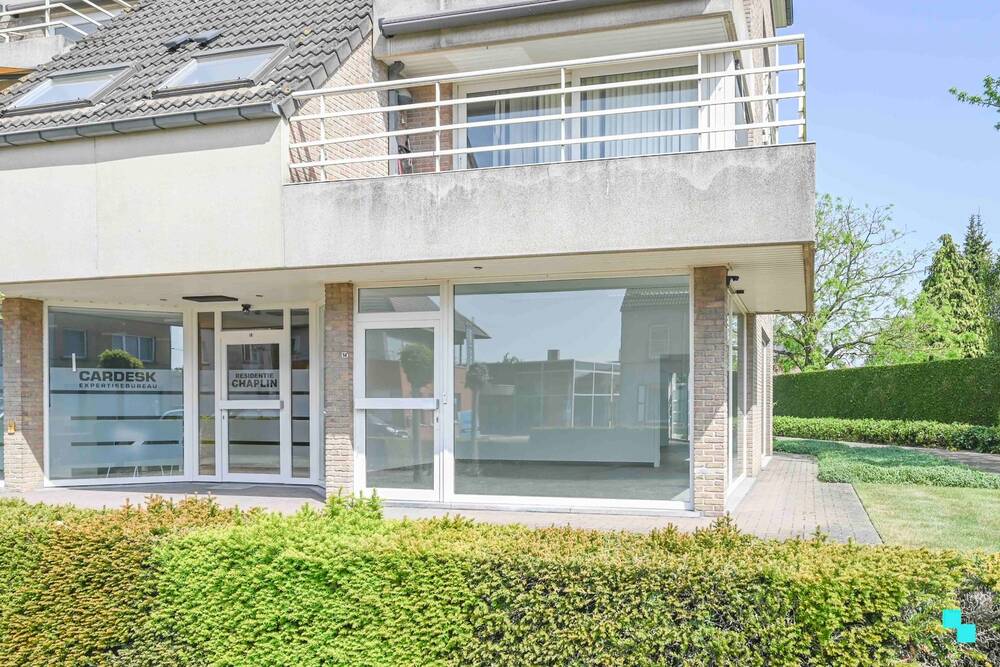Handelszaak te  huur in Oostrozebeke 8780 775.00€  slaapkamers 92.00m² - Zoekertje 472347
