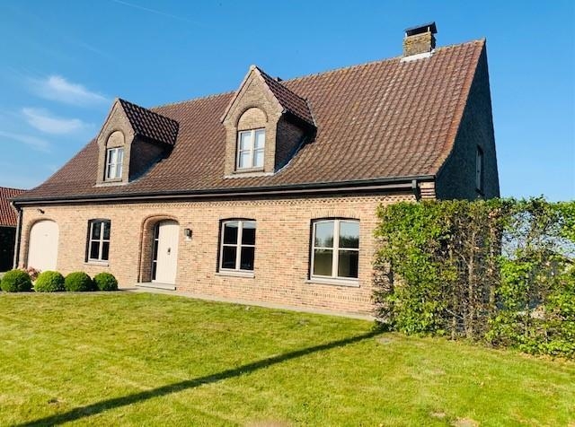 Huis te koop in Ruiselede 8755 535000.00€ 4 slaapkamers m² - Zoekertje 472821