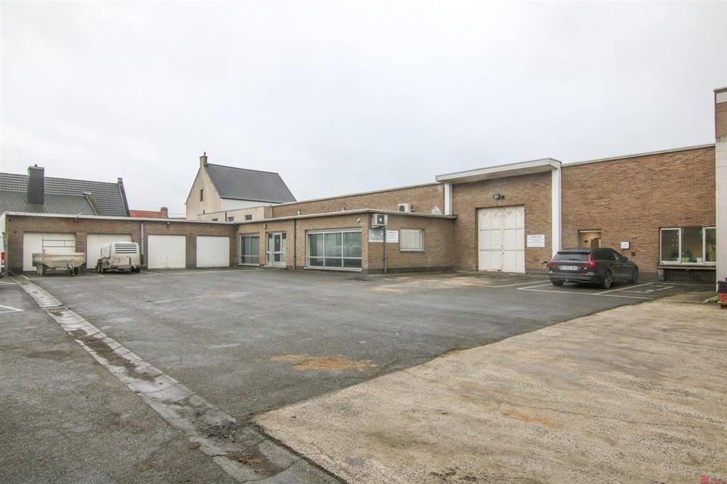 Handelszaak te koop in Kortrijk 8500 685000.00€ slaapkamers m² - Zoekertje 475152