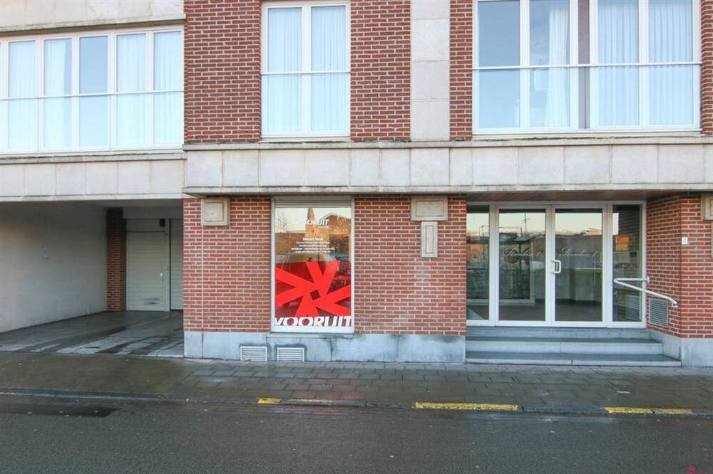 Handelszaak te koop in Kortrijk 8500 118000.00€ slaapkamers 108.00m² - Zoekertje 475151