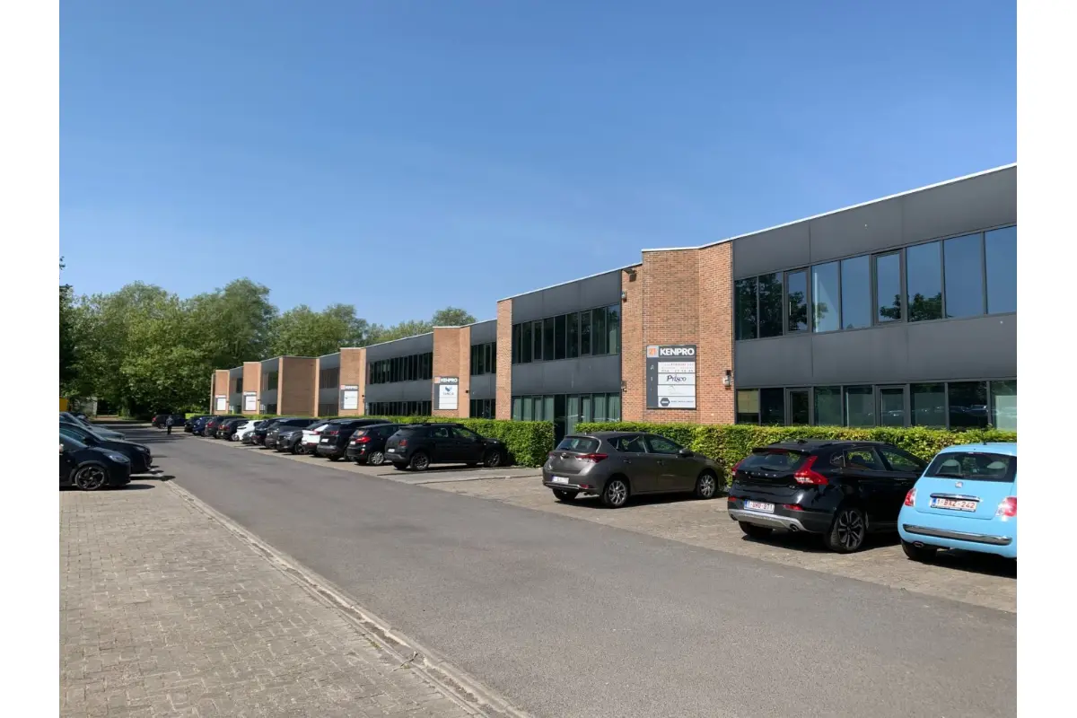 Handelszaak te  huur in Kortrijk 8500 1100.00€  slaapkamers 150.00m² - Zoekertje 474699