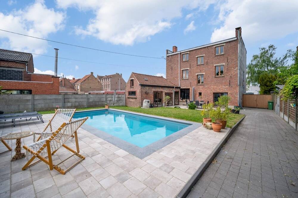 Huis te koop in Hulste 8531 379000.00€ 6 slaapkamers 316.00m² - Zoekertje 474835